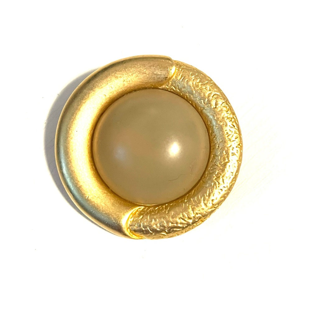 Weekenders Gold Tone Green Tinted Center Brooch Pendant Vintage 1970